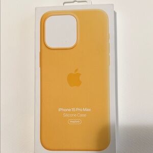 Apple iPhone 15 Pro Max Silicone Case - Vibrant Yellow